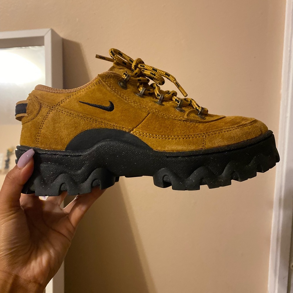 Nike Lahar low